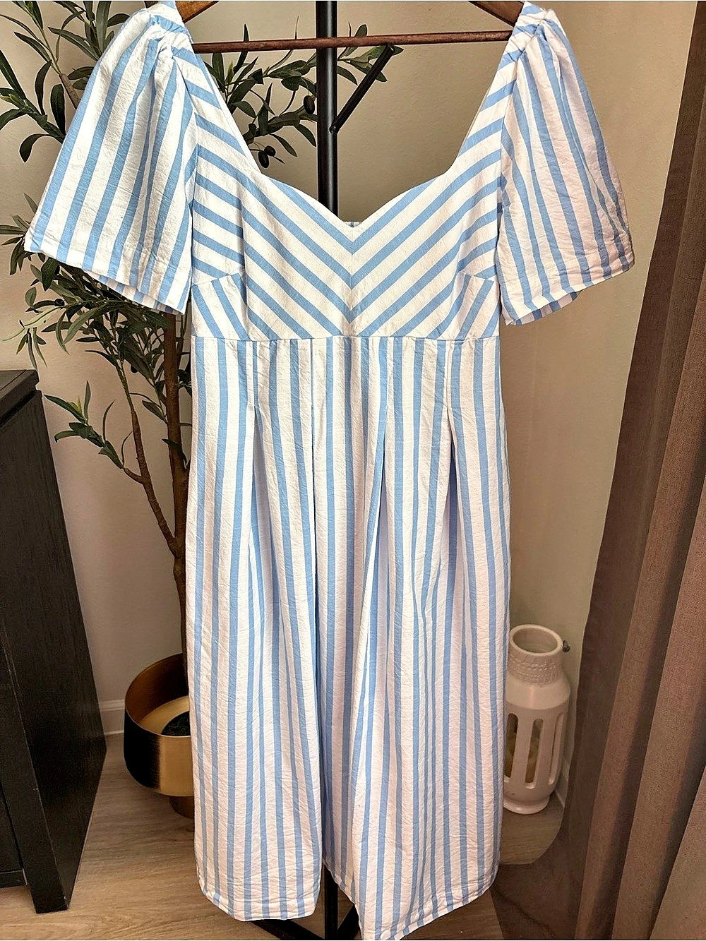 a.new.day Striped Romper in Blue & White Size 10 Like New
